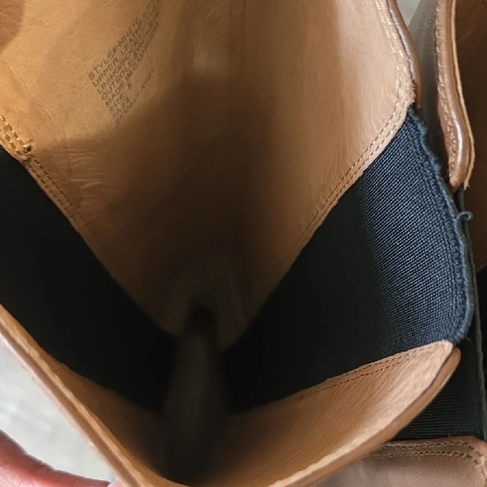 Madewell Brown Leather Heeled Boots with Black Panel - Picture 7 of 11